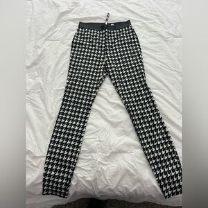 Forever 21 Black and White Houndstooth Cropped Pants